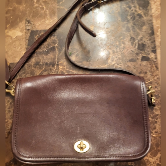 Vintage Coach Pocket Purse (style no. 9755) in brown leather.  - Picture 5 of 15